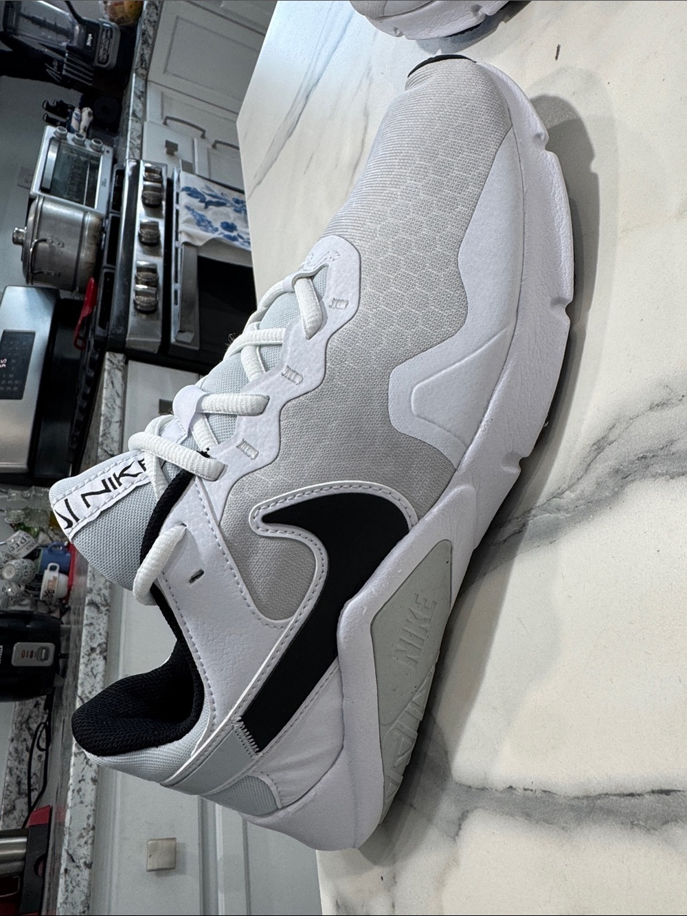 Nike Men's White and Black Athletic Trainer